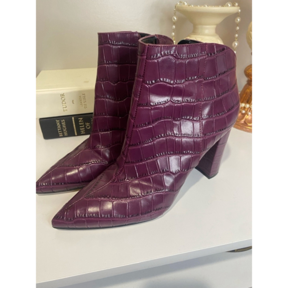 Marc Fisher Unno Croc Boots Size 7